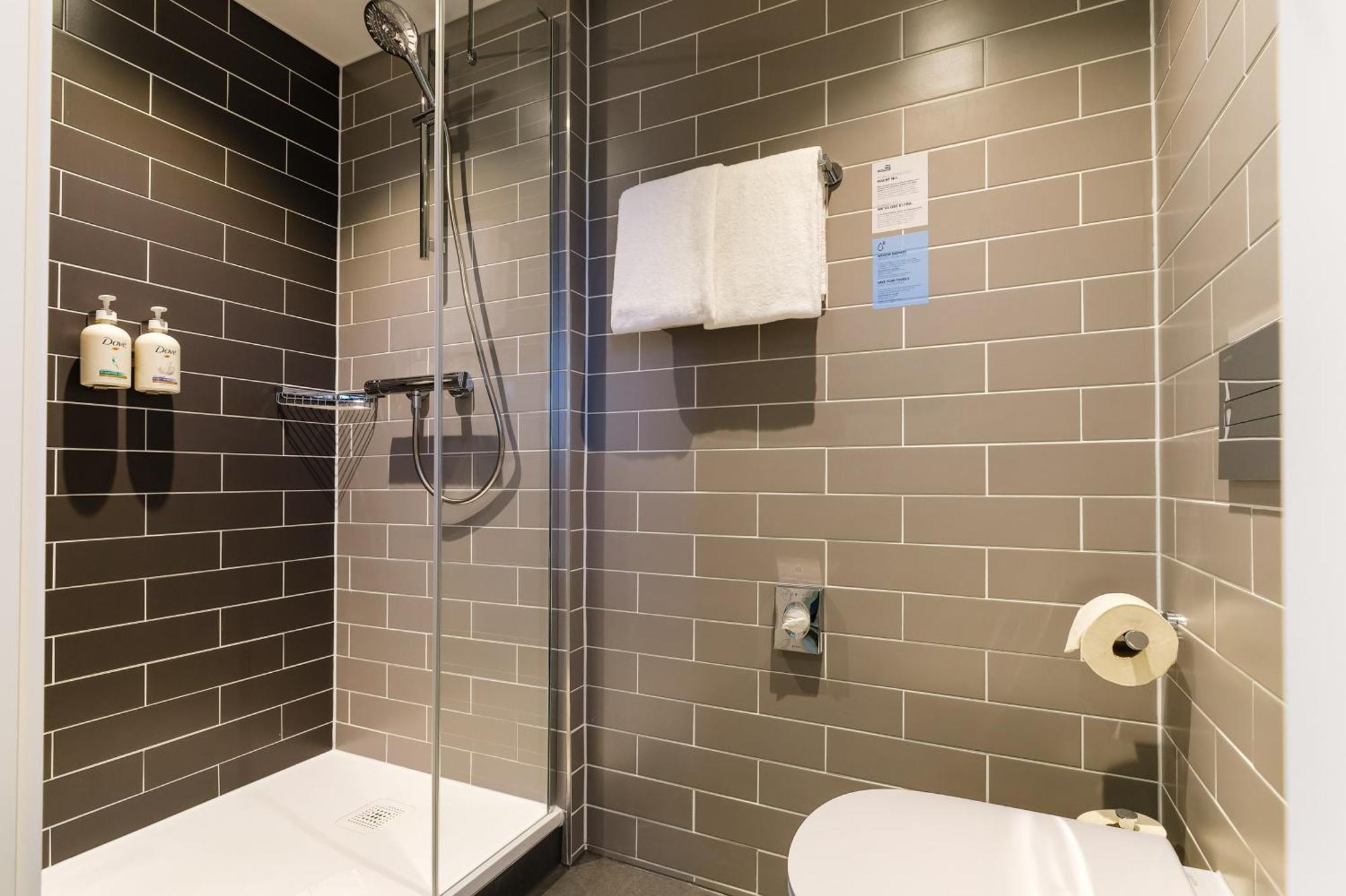 Holiday Inn Express Caen Epron By Ihg Ngoại thất bức ảnh