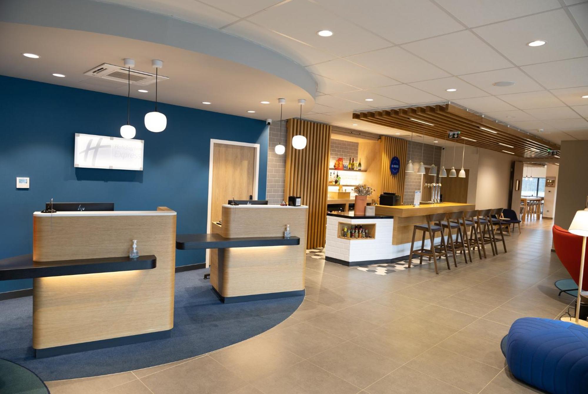 Holiday Inn Express Caen Epron By Ihg Ngoại thất bức ảnh